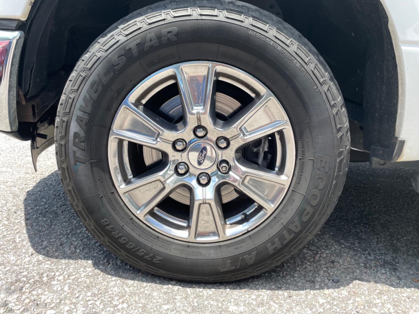 2016 WHITE FORD F-150 XLt (1FTEW1EP1GF) with an 2.7L engine, Automatic transmission, located at 5103 Dorchester Rd., Charleston, SC, 29418-5607, (843) 767-1122, 36.245171, -115.228050 - Clean CarFax (no accidents reported!) CD/AM/FM/Sat/Bluetooth, Dual Climate Control, Power Everything (windows, locks, seats, mirrors), Rear Power Sliding Window, 2 Power Inverters, Keyless Entry, Running Boards, Bed Cover, Tow Package, Chrome Wheels. Local Trade-in! 163k miles Located at New Life A - Photo#23